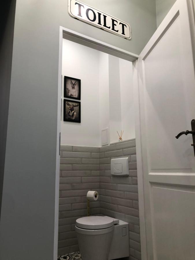 Apartament Przy Studni Czarownic ゴジュフ・ヴィエルコポルスキ エクステリア 写真