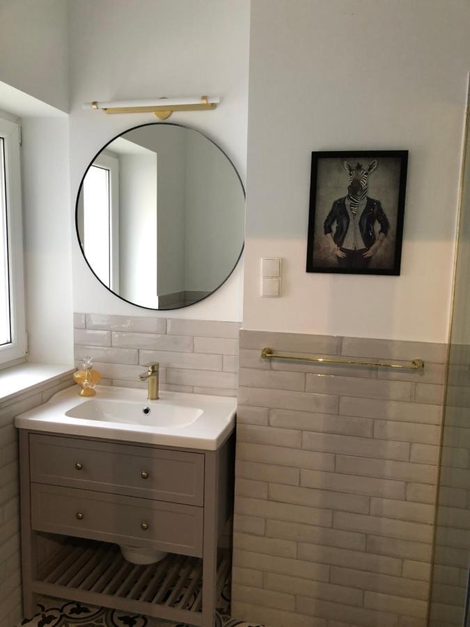 Apartament Przy Studni Czarownic ゴジュフ・ヴィエルコポルスキ エクステリア 写真